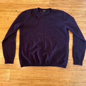 Minnie Rose Women’s Crewneck Cashmere Sweater in Deep Plum